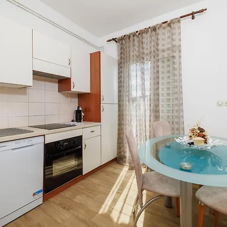 Sanja Apartman *